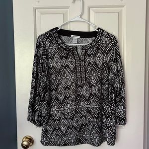 3/$15 Women’s dressy black and white top.